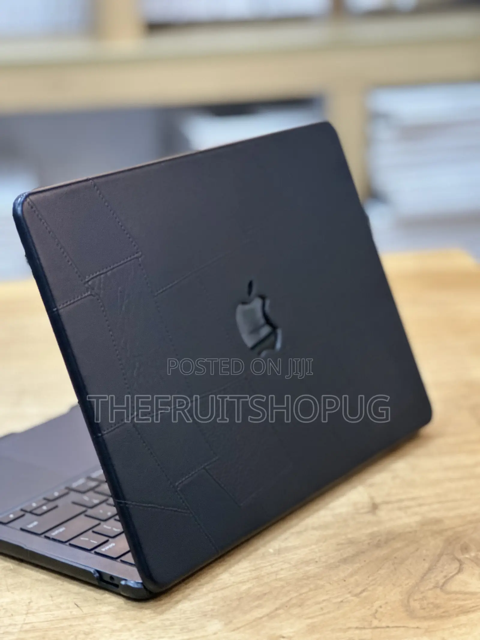 MacBook Air 13.6” Leather Protective Case – M2 / M3 / M4 / M5