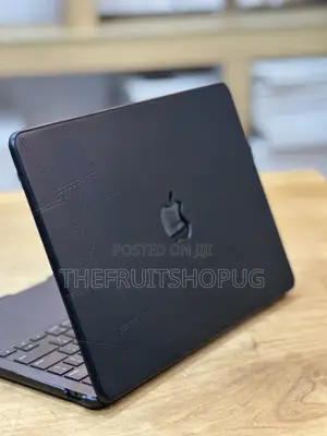 MacBook Air 13.6” Leather Protective Case – M2 / M3 / M4 / M5
