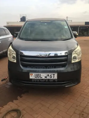 Toyota Noah 2010 Gray