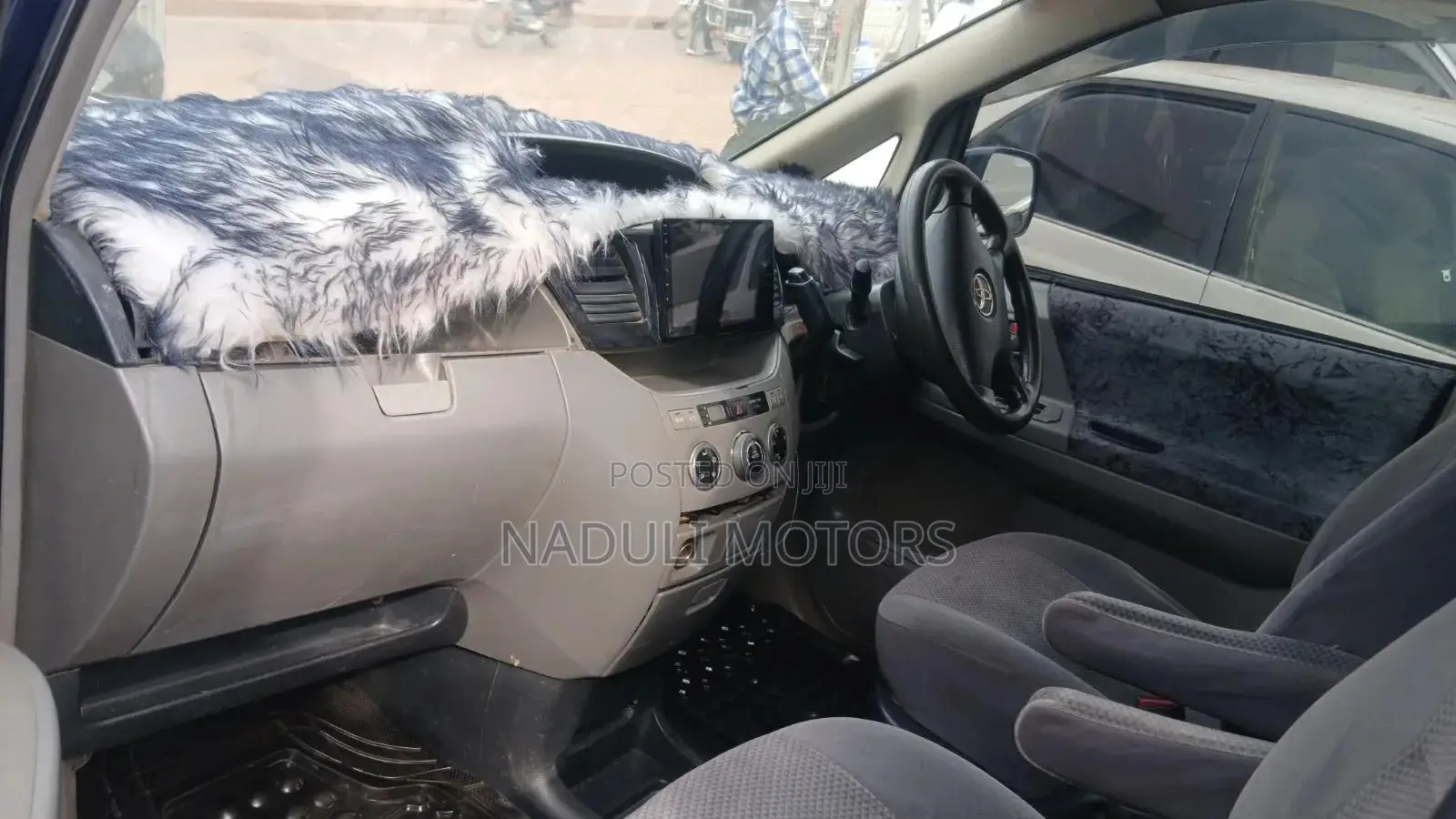 Toyota Noah 2004 Blue