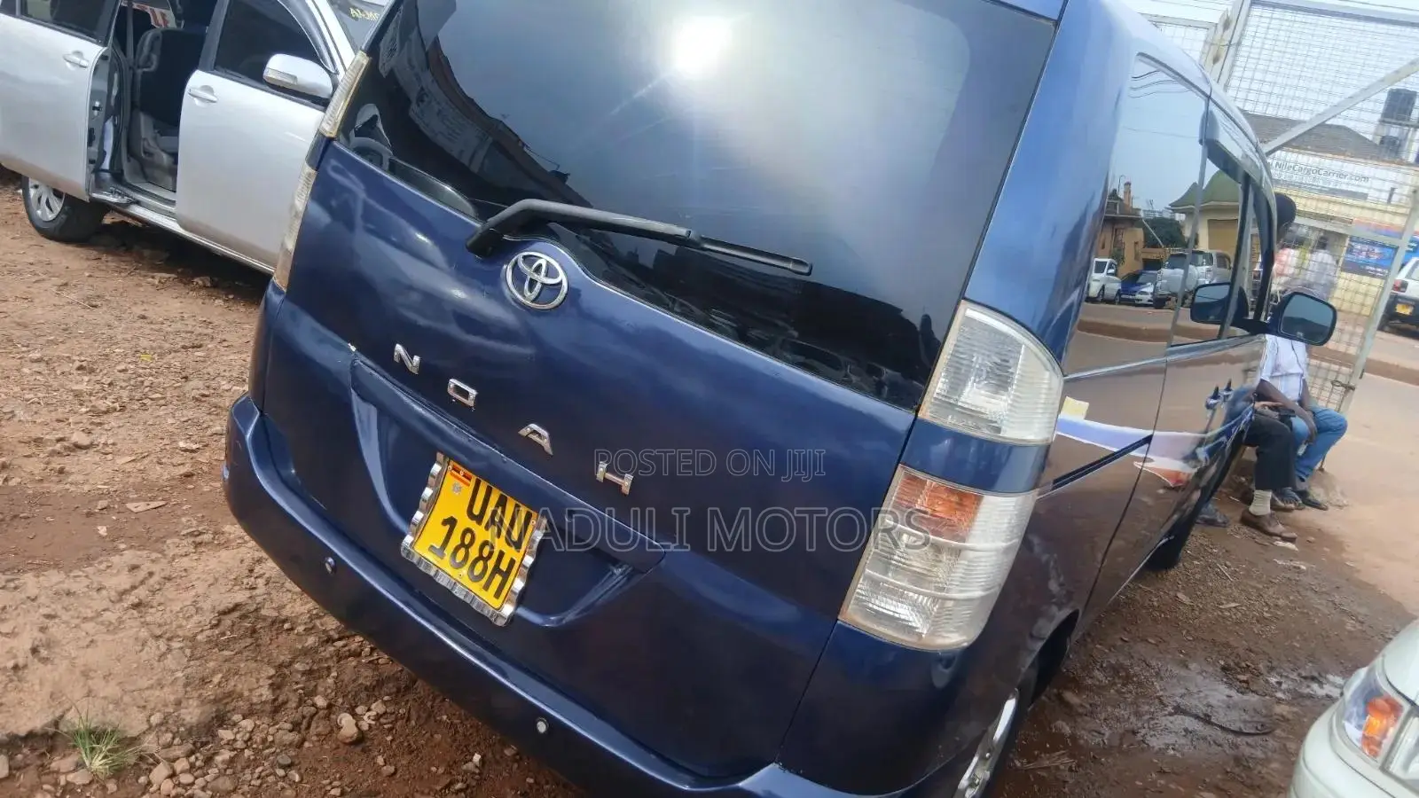 Toyota Noah 2004 Blue