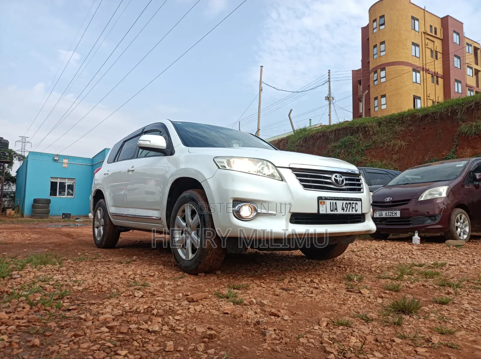 Toyota Vanguard 2011 White