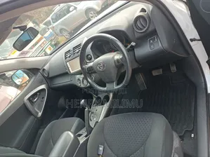 Toyota Vanguard 2011 White