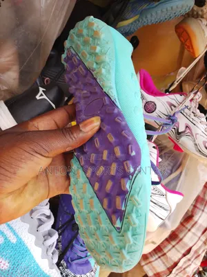 Second Hand Shoe Fair Pray
