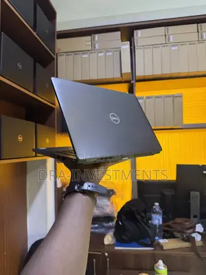 Laptop Dell Latitude 5300 8GB Intel Core i5 SSD 512GB