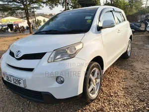 Toyota IST 2010 White