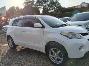 Toyota IST 2010 White