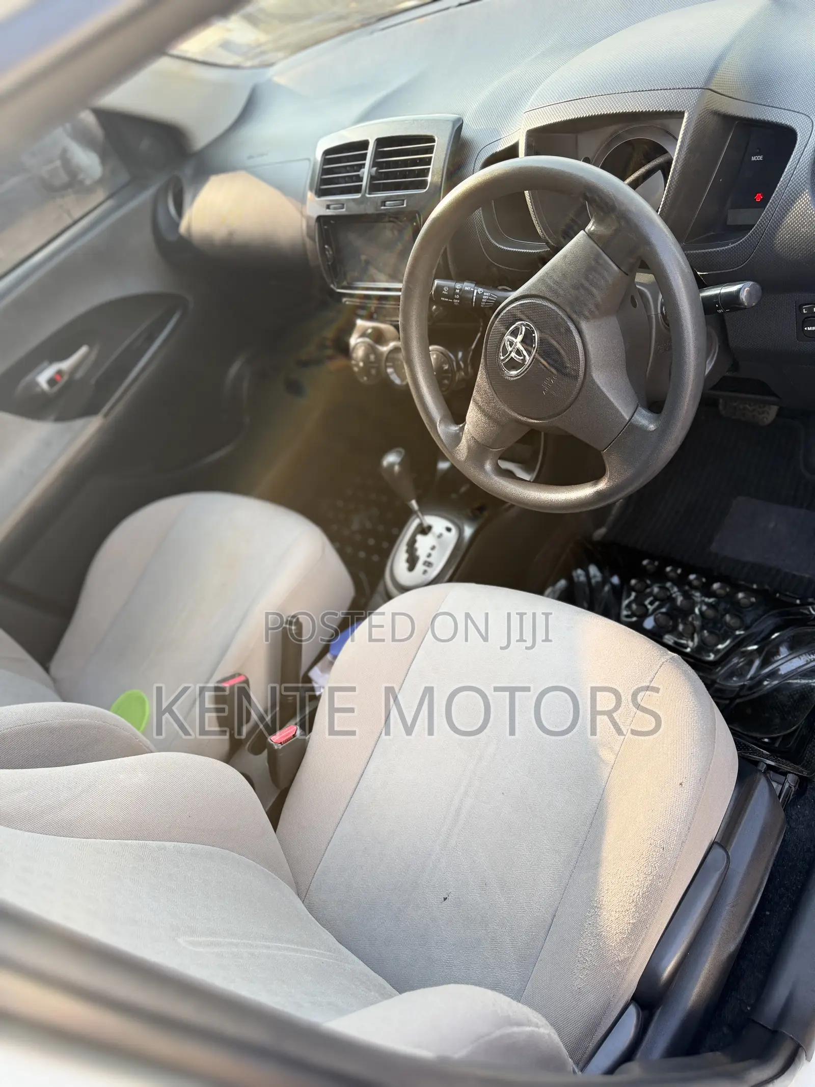 Toyota IST 2010 White