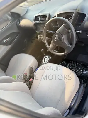 Toyota IST 2010 White