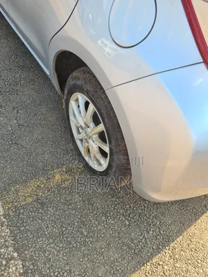 Toyota Vitz 2012 Silver