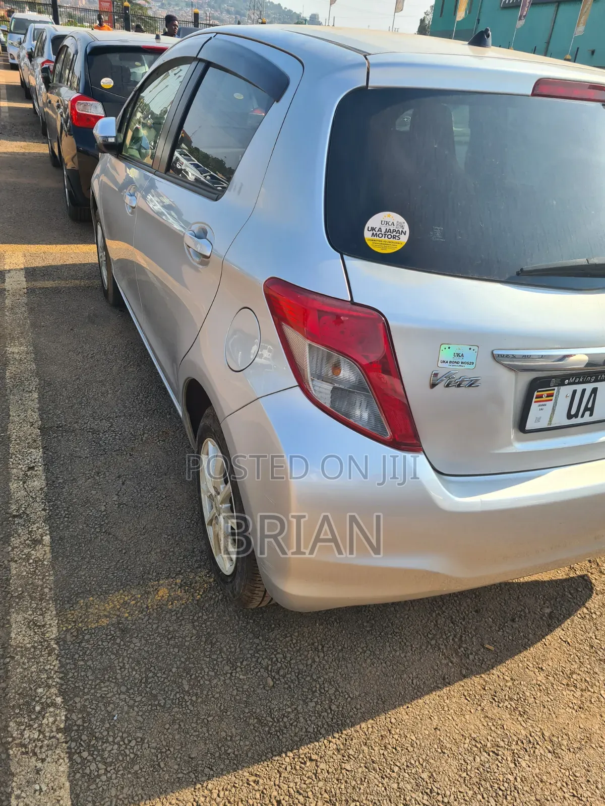 Toyota Vitz 2012 Silver
