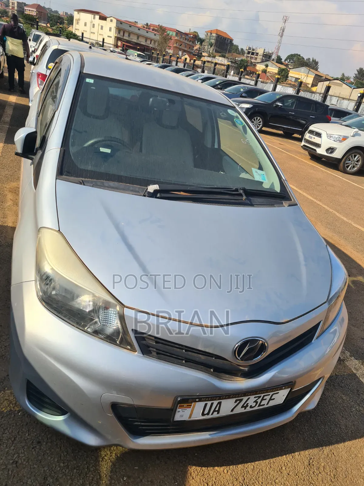 Toyota Vitz 2012 Silver