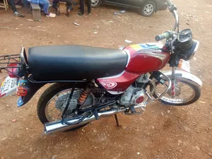 Bajaj Boxer 100 2025 Red