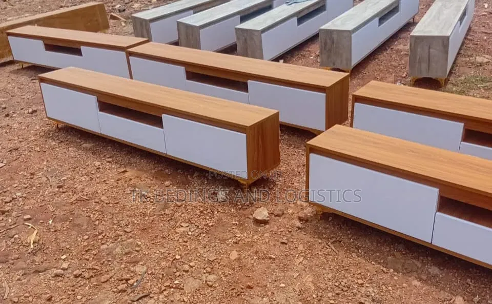 Ground TV Stand
