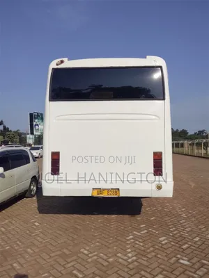 Bus 2025 White