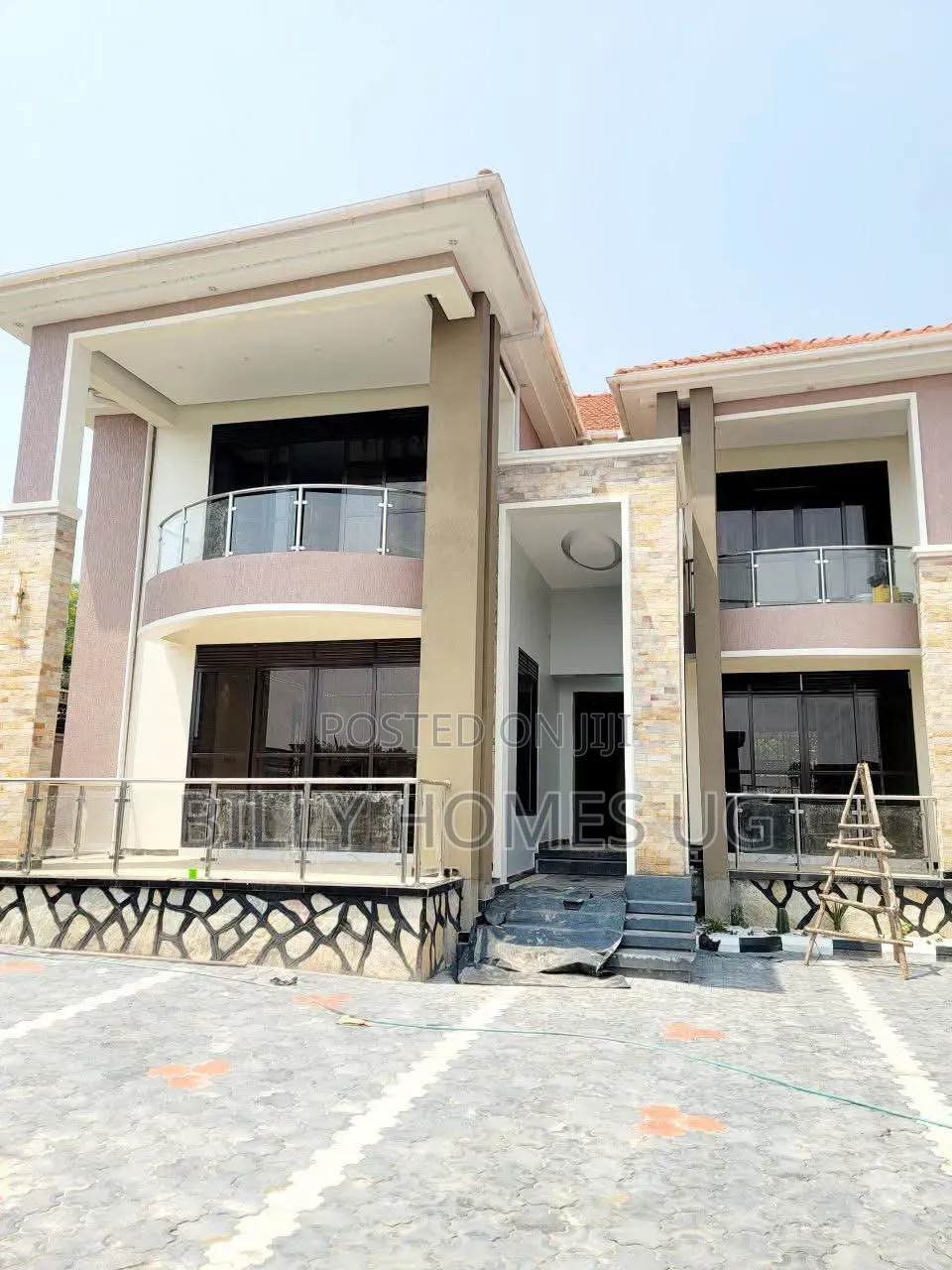 5bdrm Villa in Ssisa for sale