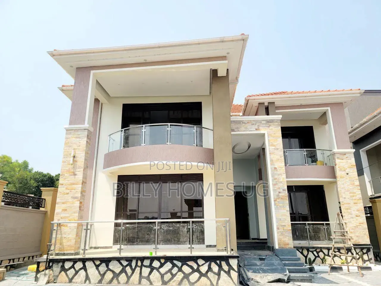 5bdrm Villa in Ssisa for sale