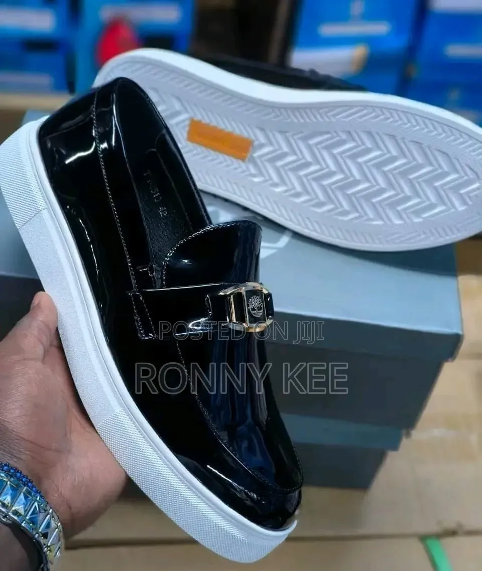 Off-White Sneaker Shoes