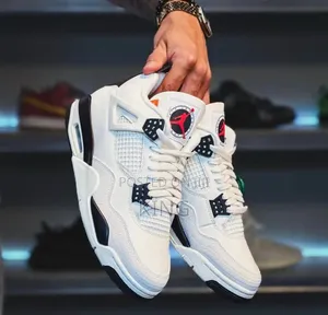 Nike Air Jordan 4 Retro "Flight Club" in a Sail, Black,red