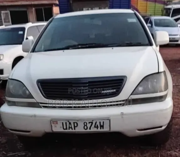Toyota Harrier 2000 White