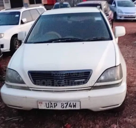 Toyota Harrier 2000 White