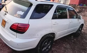 Toyota Harrier 2000 White