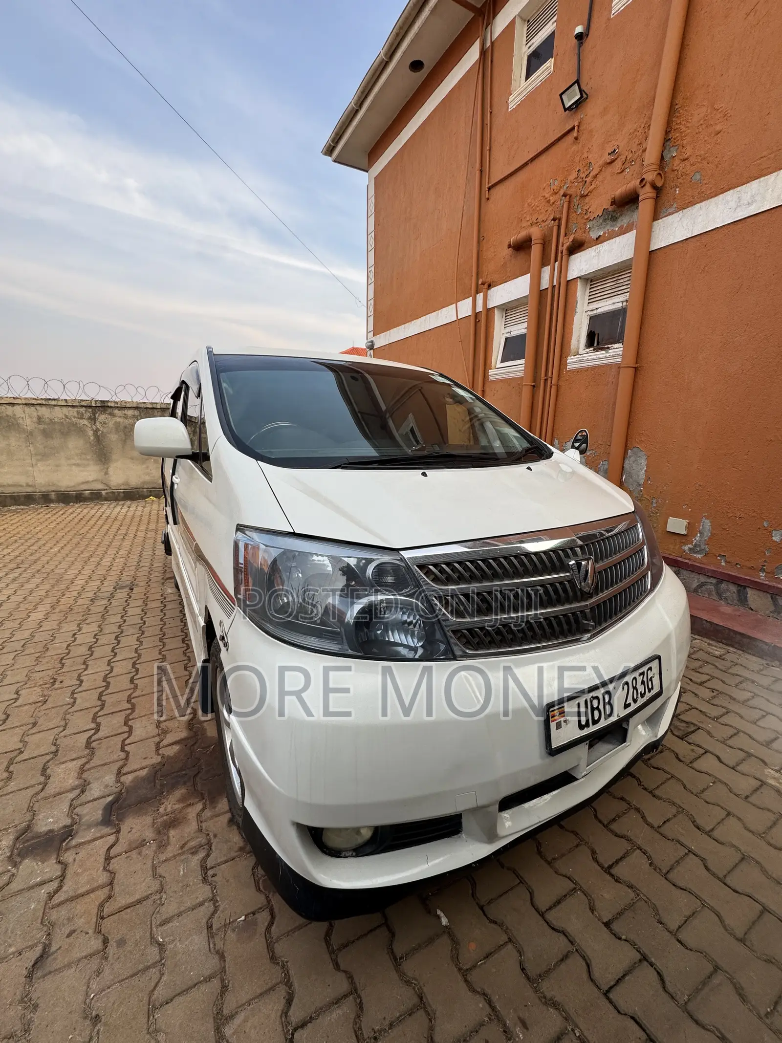 Toyota Alphard 2.4 Petrol AWD 2002 White