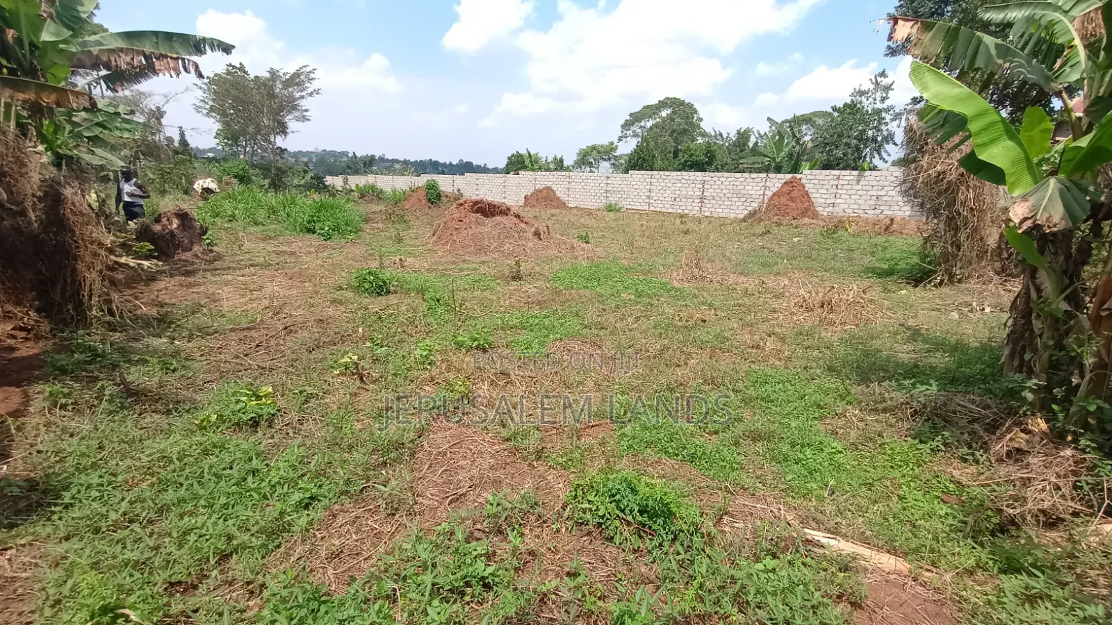 Matuga 1.5km FRM Tamaca Kampala to Plot 14km Price 31m -140x100feet