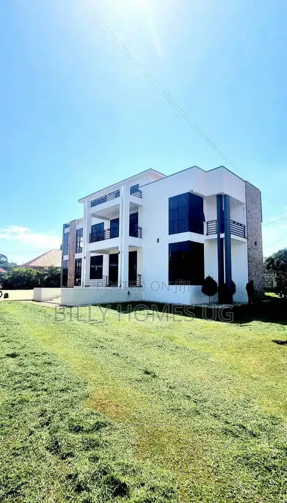 6bdrm Mansion in Katabi for sale