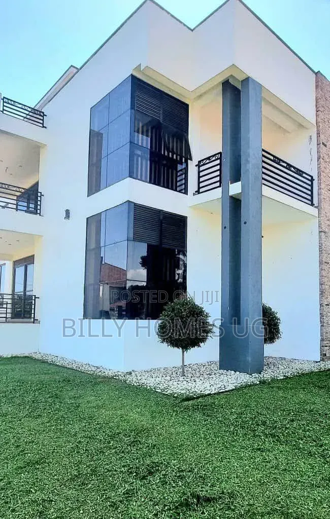 6bdrm Mansion in Katabi for sale