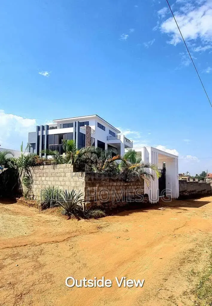 6bdrm Mansion in Katabi for sale