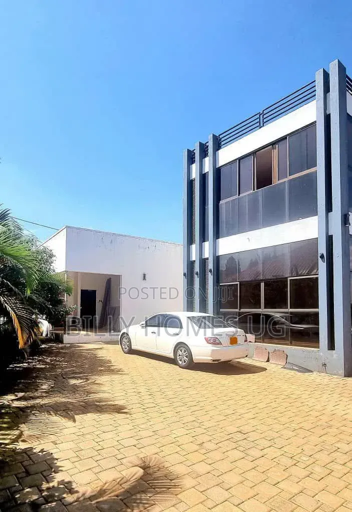 6bdrm Mansion in Katabi for sale