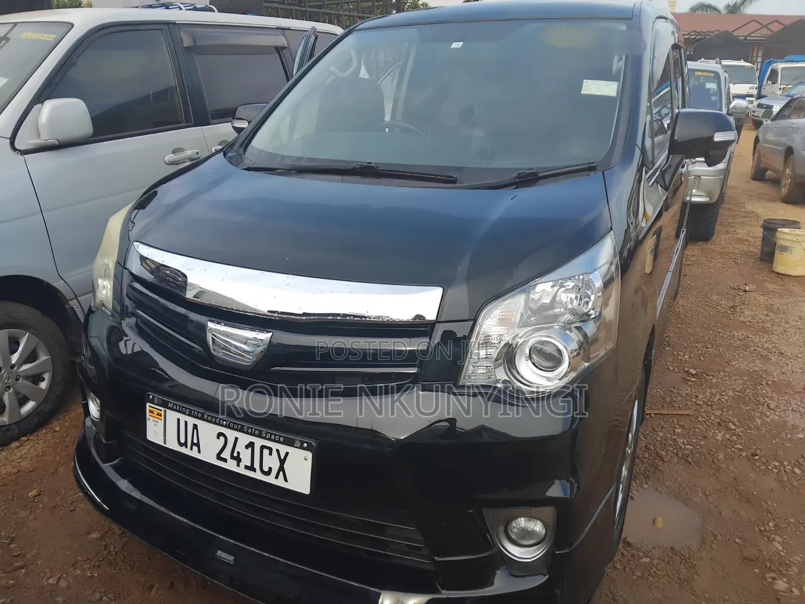 Toyota Noah 2012 Black
