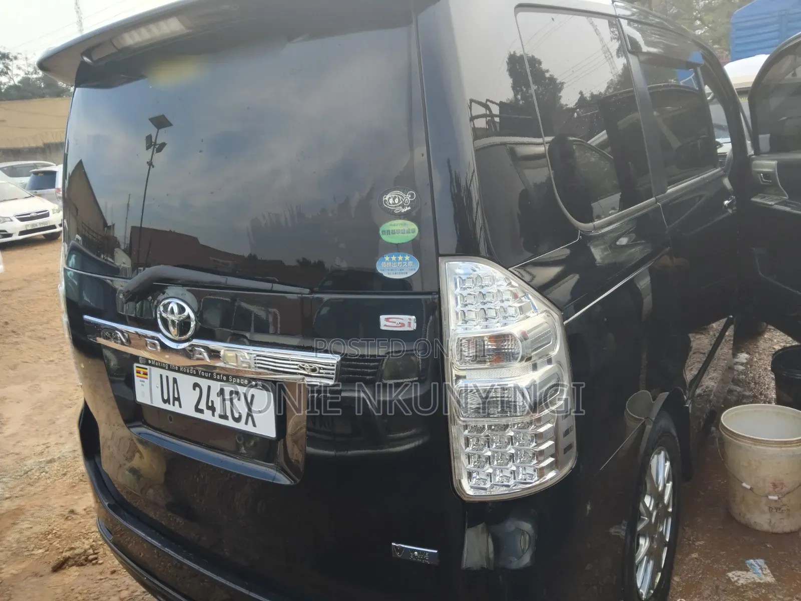 Toyota Noah 2012 Black