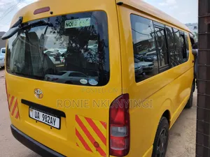 Toyota HiAce 2012 Yellow