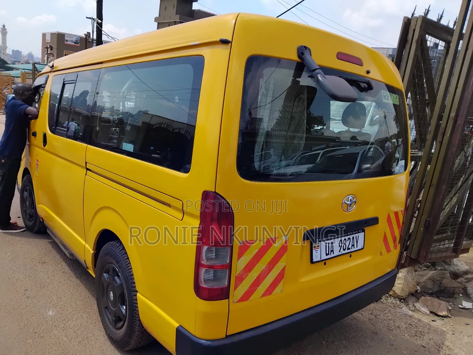 Toyota HiAce 2012 Yellow