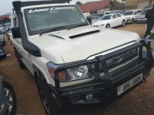 Toyota Land Cruiser 2015 White