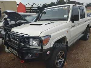 Toyota Land Cruiser 2015 White