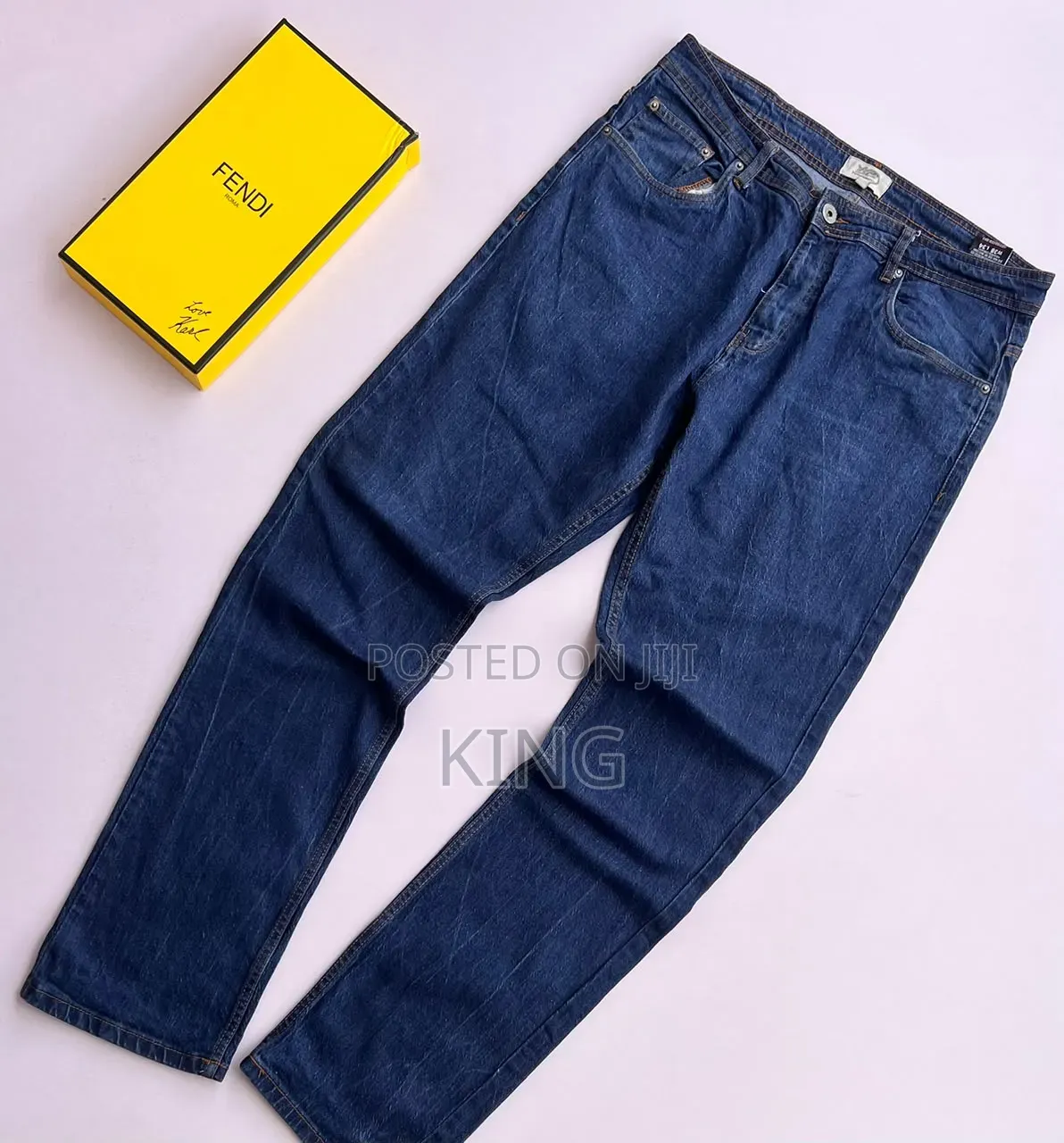 Light Wash Denim Style Jeans