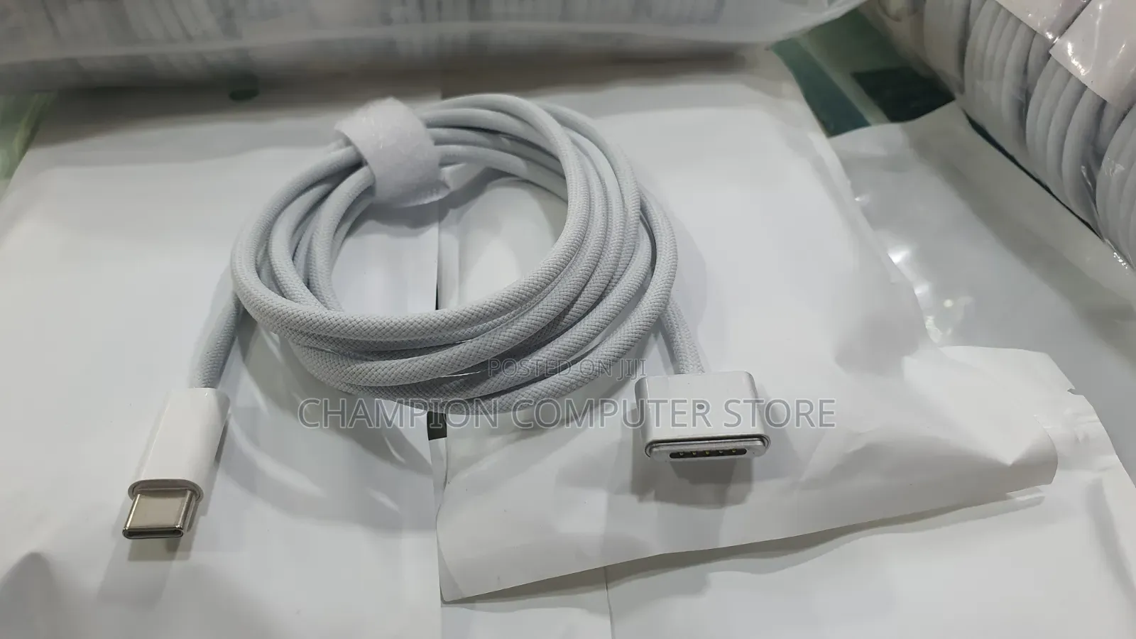 Apple USB-C to Magsafe 3 Cable (2M) for MacBook Pro14/16, Air M2/3/4/5