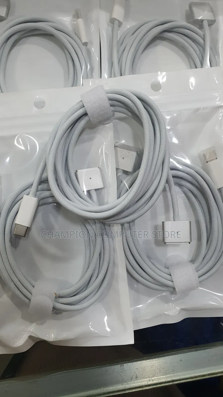 Apple USB-C to Magsafe 3 Cable (2M) for MacBook Pro14/16, Air M2/3/4/5