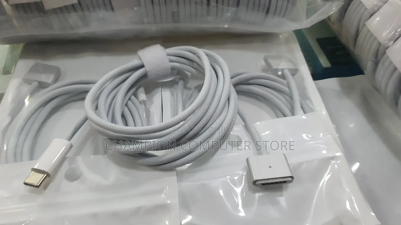Apple USB-C to Magsafe 3 Cable (2M) for MacBook Pro14/16, Air M2/3/4/5