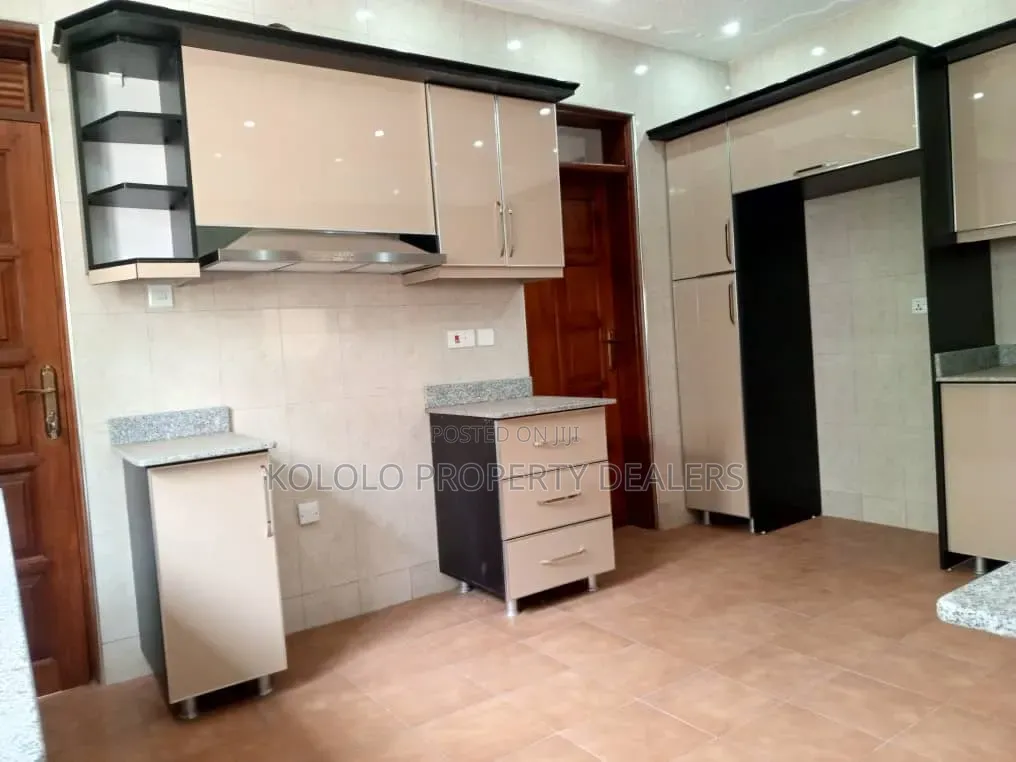 6bdrm Duplex in Naguru, Central Division for rent