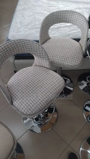 Stylish Adjustable Swivel Bar stSool