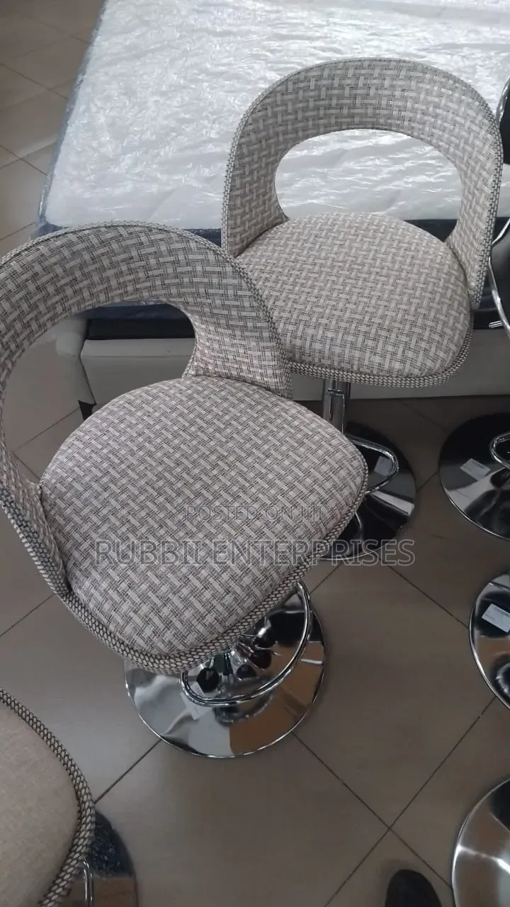 Stylish Adjustable Swivel Bar stSool