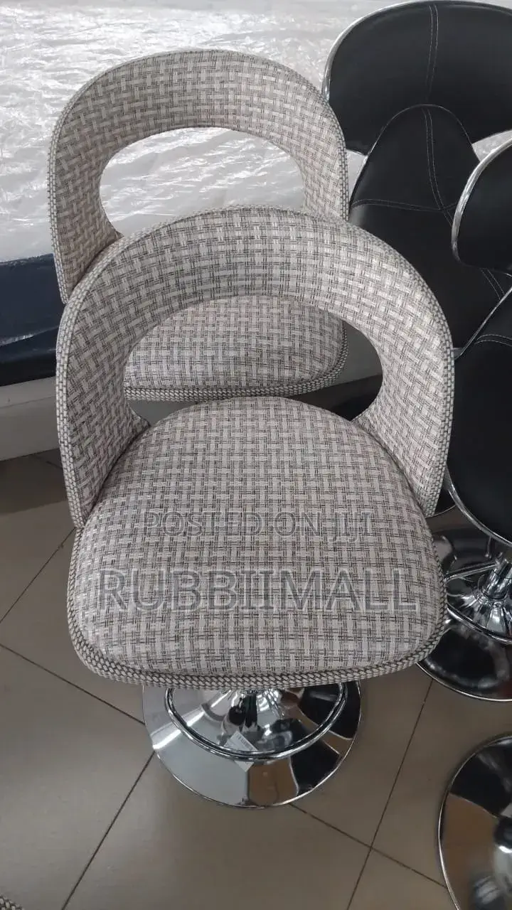 Stylish Adjustable Swivel Bar stSool