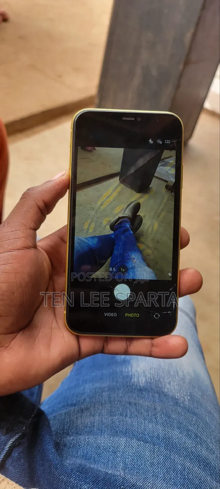 Apple iPhone 11 64 GB Yellow