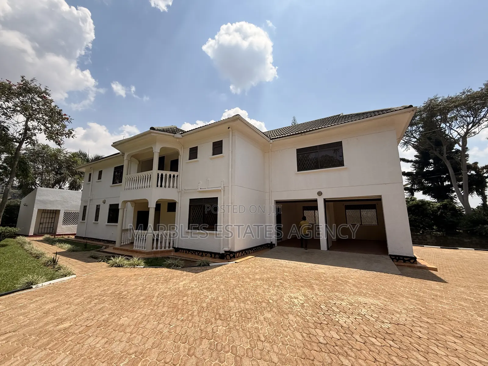 7bdrm House in Buziga, Central Division for sale