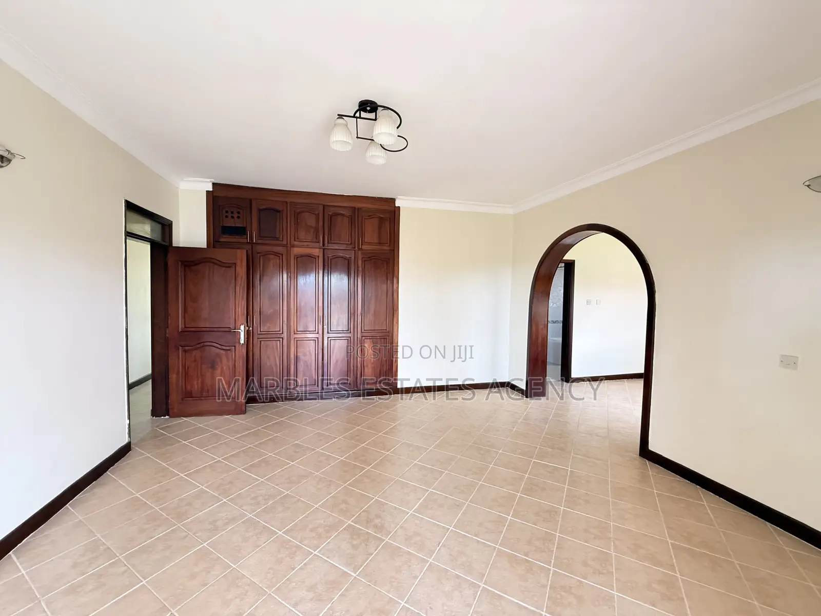 7bdrm House in Buziga, Central Division for sale