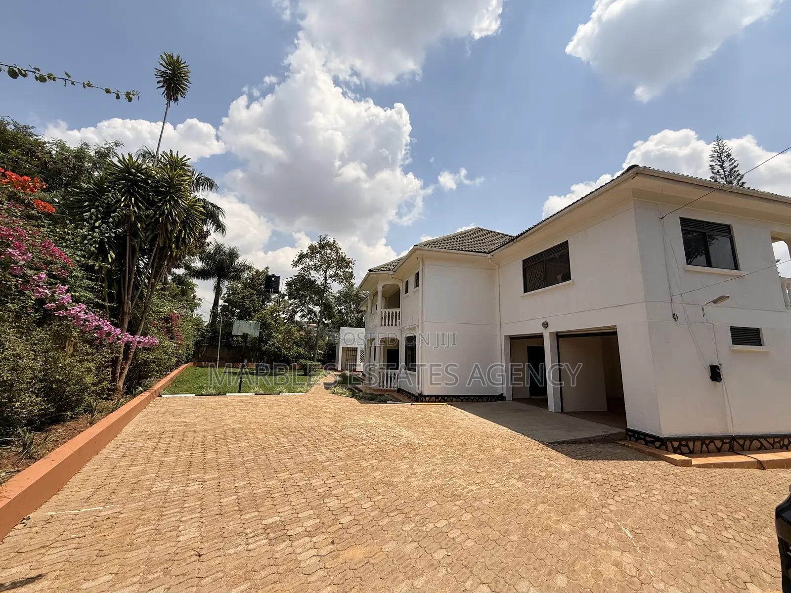 7bdrm House in Buziga, Central Division for sale